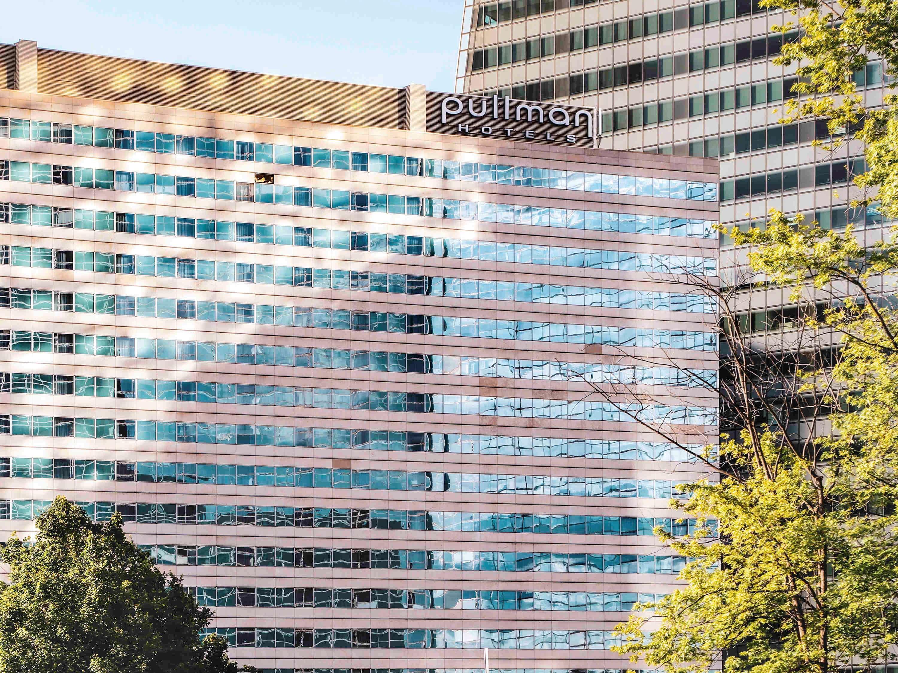 Pullman Paris La Defense Hotel Courbevoie Exterior photo Pullman Paris-Tour Eiffel