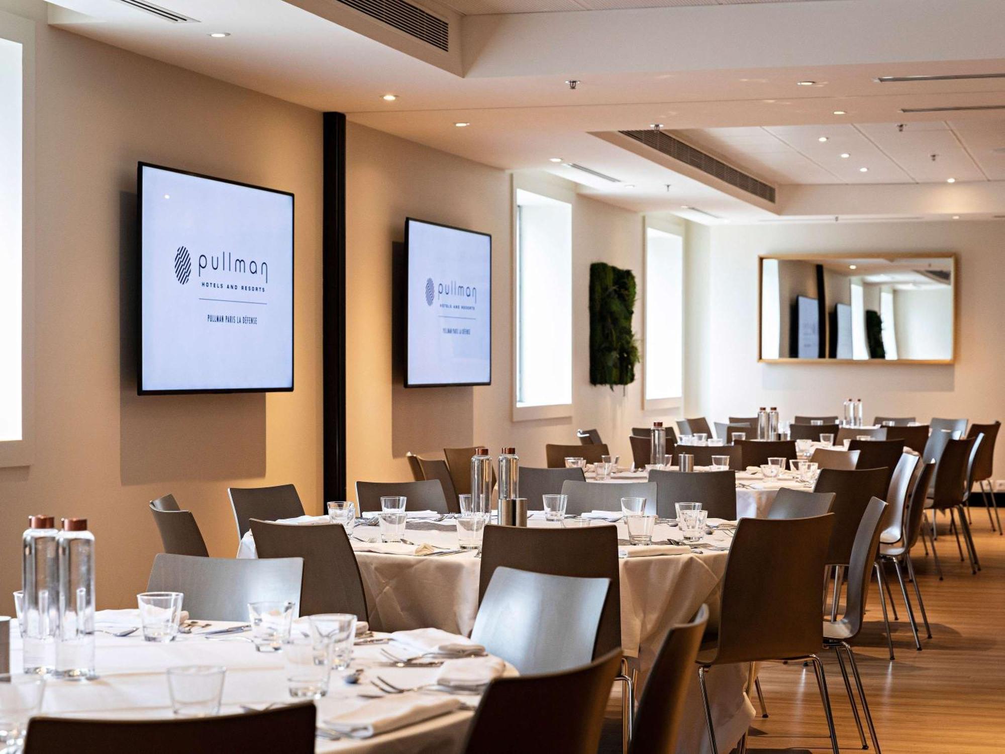 Pullman Paris La Defense Hotel Courbevoie Exterior photo